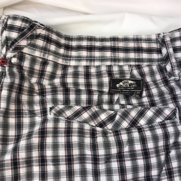 Vans Off The Wall Plaid Shorts Size 32 - Picture 3 of 9